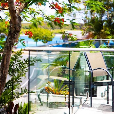 2 Bedroom Renovated Townhouse, Walk To Noosa River Нусавил Екстериор снимка