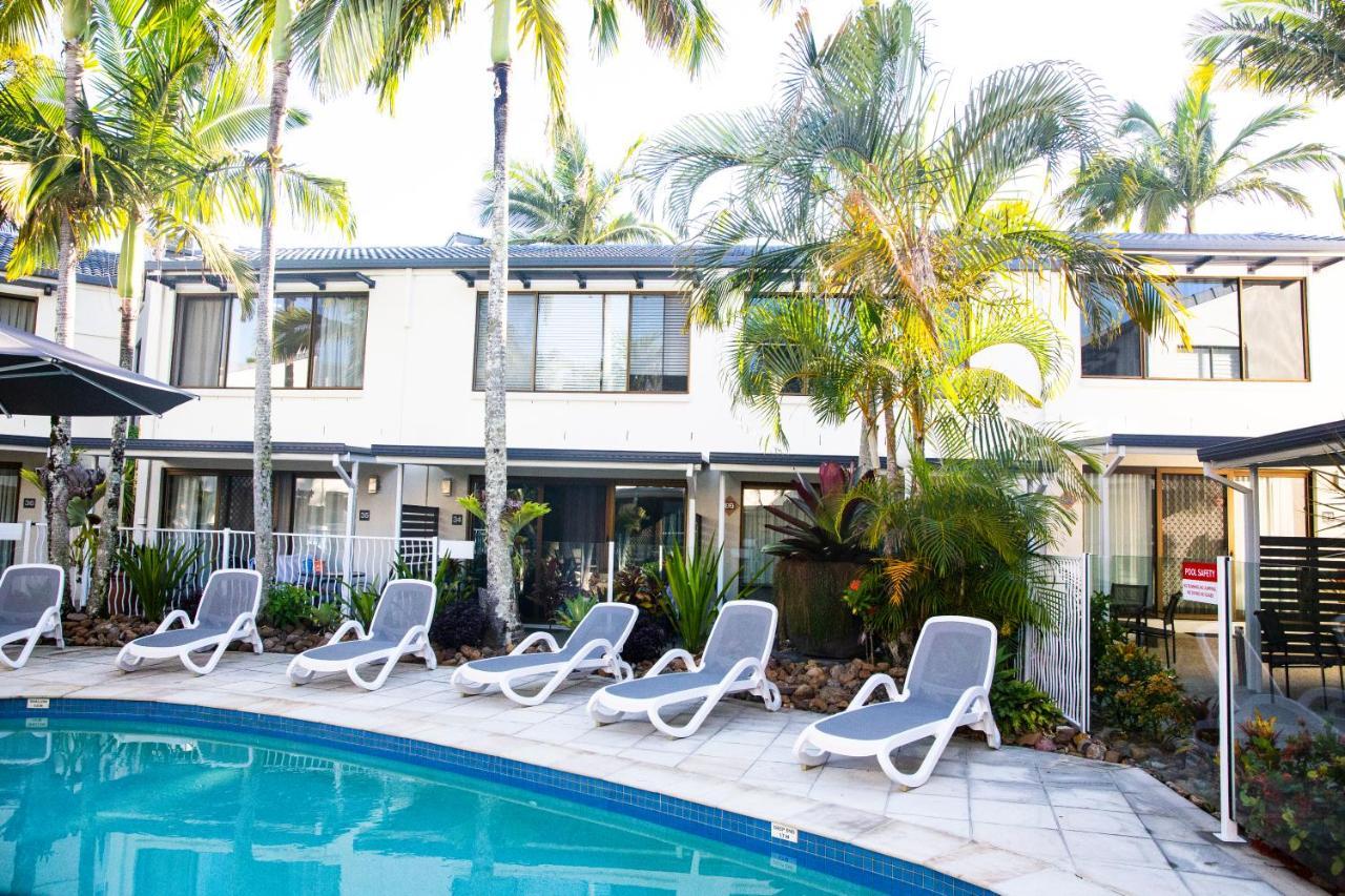 2 Bedroom Renovated Townhouse, Walk To Noosa River Нусавил Екстериор снимка
